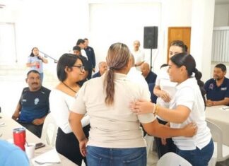 Festejan a los bomberos en Miguel Alemán