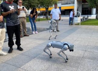 Estudiantes de Mecatrónica presentaron avances en robótica