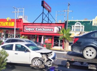 Chocan dos unidades y dejan cuantiosos daños materiales