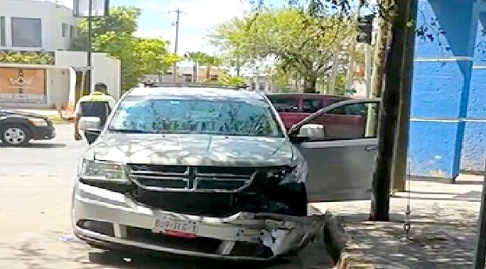 Chocan y dejan cuantiosos daños materiales en Las Fuentes