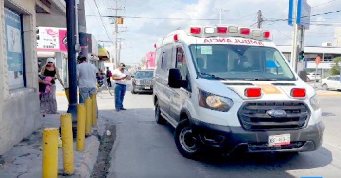 Unidad médica auxilia a víctimas de incidente vehicular (1)