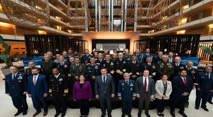 Jefe del Comando Sur de EU alerta papel de China en América Latina