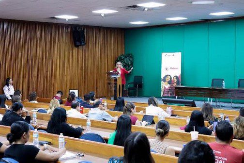 Realizan taller “Comunicación incluyente y no sexista”