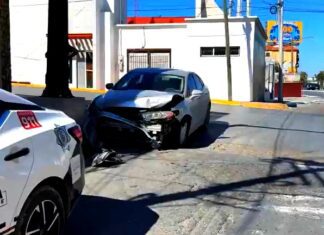 Accidente vial deja daños materiales y obstrucción vehicular