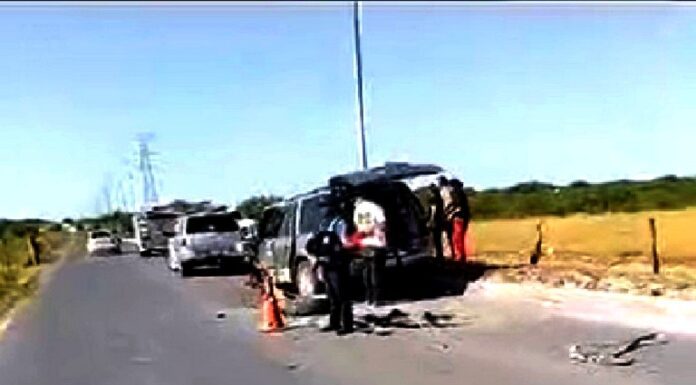 Chocan en el temible “Viaducto de la Muerte” y dejaran daños materiales