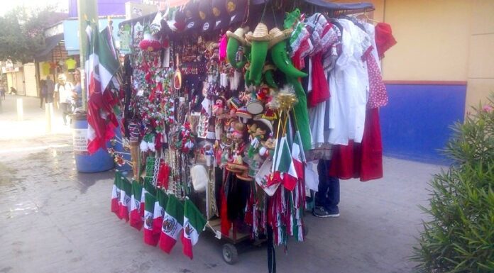 Comerciantes invitan a ciudadanos compren artículos artesanales y mexicanos