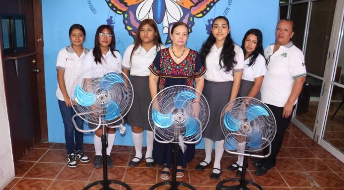 Realizan Donación a Escuela Telebachillerato 021