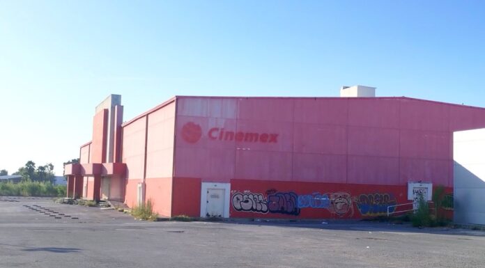 Hallan cadáver de tras de las instalaciones de un cine abandonado