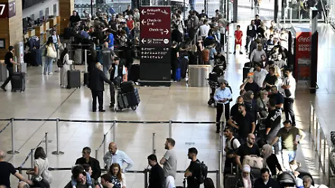 Ciberataque provoca retrasos y cancelaciones en importantes aeropuertos de Europa