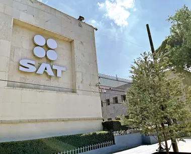 Encuentro en el Senado: Arremeten contra factureros reales