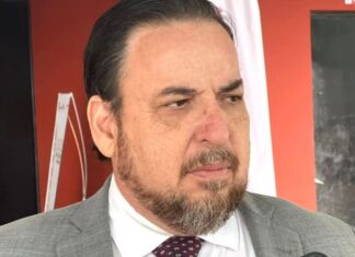 Aseguran repararán escuelas dañadas por lluvias en el sur