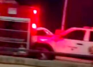 Accidente vial deja lesionados y daños en oscura carretera