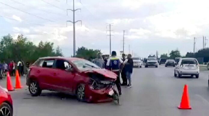 Chocan unidades en carretera a San Fernando dejaron daños materiales
