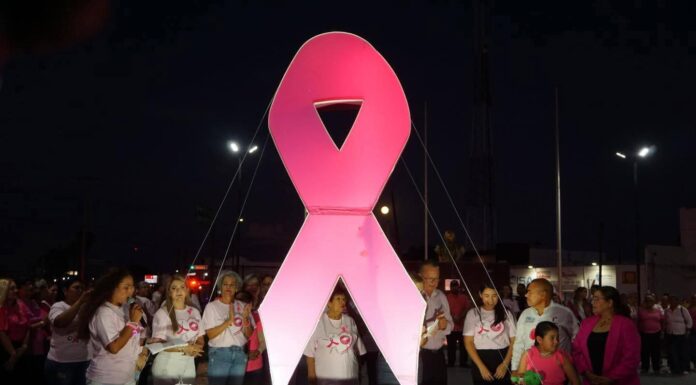 Realizan ceremonia del Encendido del Listón Rosa