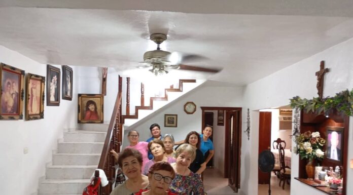 Celebran adultos mayores clases de baile