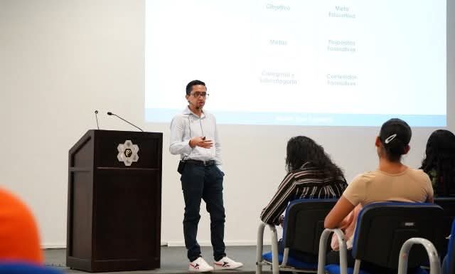 Fortalecen enseñanza de matemáticas con tecnología