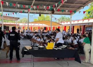 Brea y Lucky, protagonistas de una jornada cívica con estudiantes de Victoria