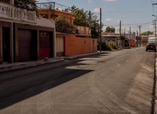 Aplican la rehabilitación vial en la Calle Mocambo