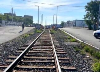 Hallan a persona sin vida en las vías del tren en la zona Centro