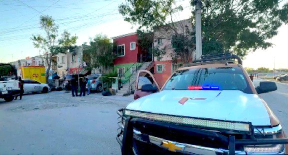 Investigan tragedia en colonia popular, tras encontrar sin vida a una mujer y un menor