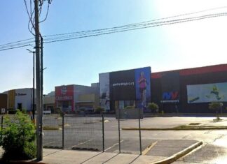 Rateros atacan en estacionamiento de centro comercial