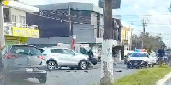 Accidente vial deja un lesionado y daños en Las Cumbres (2)
