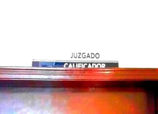 Arrestan a agresiva mujer por molestar a su exmarido