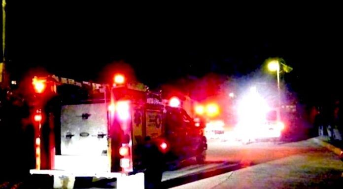 Bomberos acuden ha llamado de incendio en vivienda