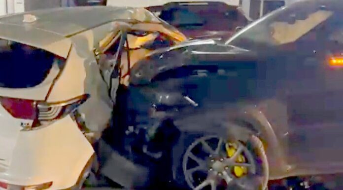 Chocan unidades y dejan cuantiosos daños en la Vista Hermosa