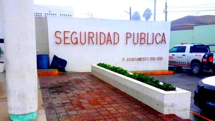 Sujeto queda detenido por alterar el orden y molestar a las personas