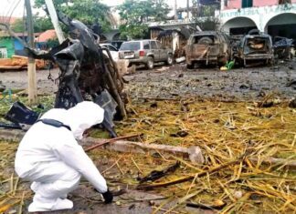 Indagan crimen organizado tras coche bomba; vehículo llegó de Colima