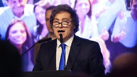 Milei insta al Mercosur a secundar la presión militar de EU contra Venezuela, mientras Lula se opone