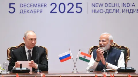 Putin seguirá suministrando petróleo a India, pese a presión de EU