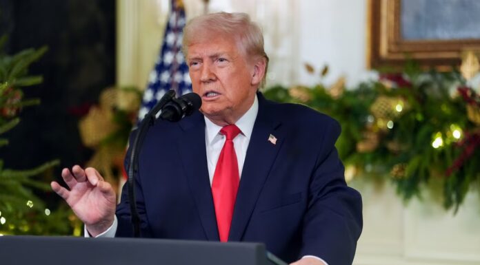 Hace 11 meses, EU era un desastre: Trump se celebra a sí mismo por aranceles y deportaciones de migrantes