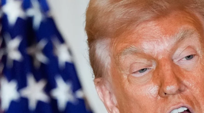 Trump arremete contra demócratas por ataque con cuchillo en Charlotte