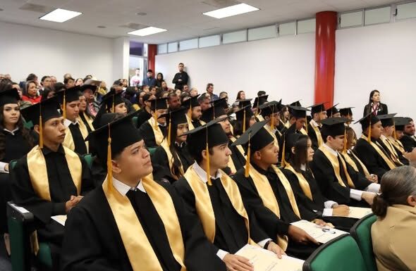 Entrega UP de la Región Ribereña a 39 egresados listos para impulsar el desarrollo regional