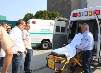 Fortalece IMSS Tamaulipas parque vehicular con entrega de siete ambulancias