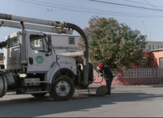 Realizan limpieza y desazolve en las líneas de drenaje