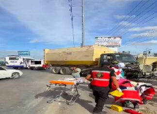 Accidente deja lesionados, daños y caos vial en boulevard Hidalgo