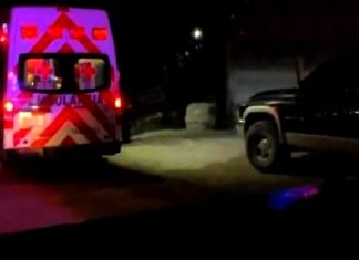 Accidente vial deja dos lesionados, daños materiales en apatrtada colonia