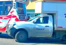 Chocan unidades y dejan cuantisosos daños materiales