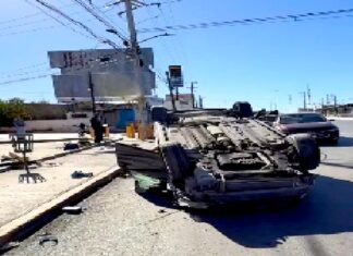 Chocan y dejan cuantiosos daños en concurrido boulevard