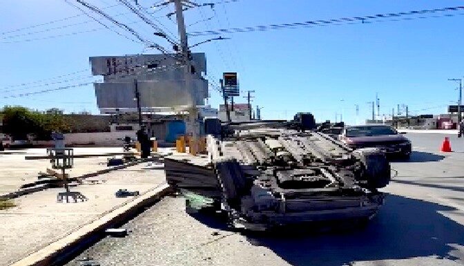 Chocan y dejan cuantiosos daños en concurrido boulevard