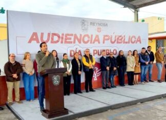 Ciudadanos se benefician con programas en audiencia pública en Villas de Imaq