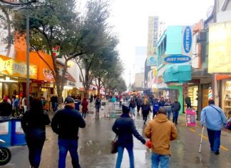 Comerciantes registran pocas ventas por bajas temperaturas