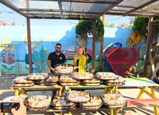 Entregan 500 Roscas de Reyes a ciudadanos colonia por colonia