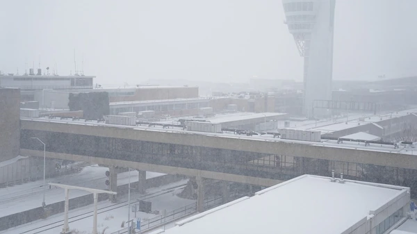 Miles de vuelos han sido cancelados en EU por tormenta invernal; es la cifra más alta desde pandemia