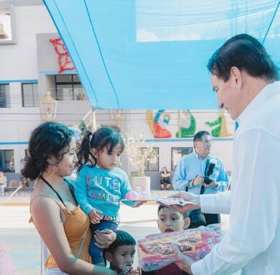 Fomentan tradiciones y lleva alegría a niños y niñas vallehermosenses