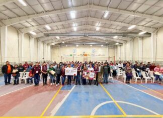 Entregan tarjetas de la Beca Universal “Rita Cetina”