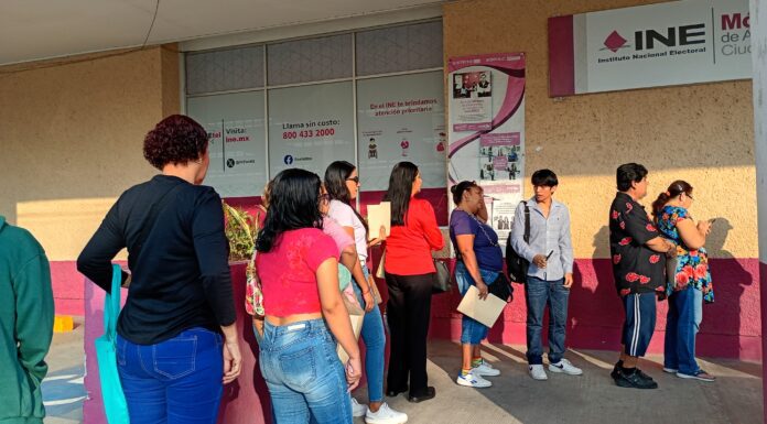 INE Distrito 08 atiende hasta 300 ciudadanos al día que acuden a renovar su credencial para votar